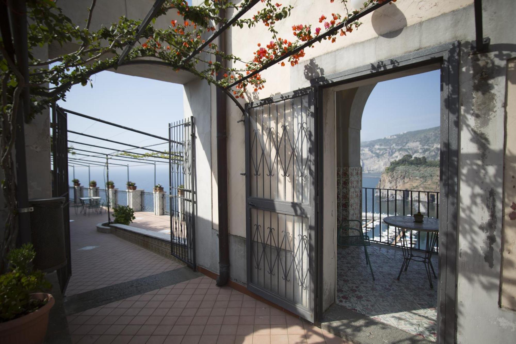 Domus San Vincenzo Bed and Breakfast Sant'Agnello Buitenkant foto